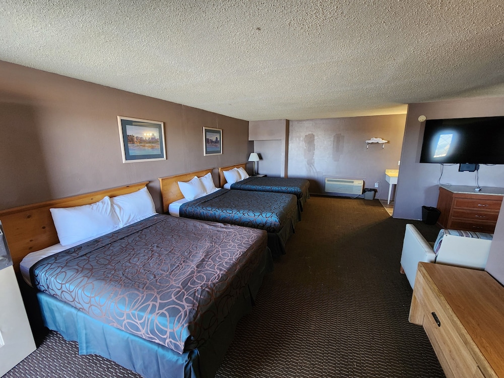 Satellite Inn - photo 14