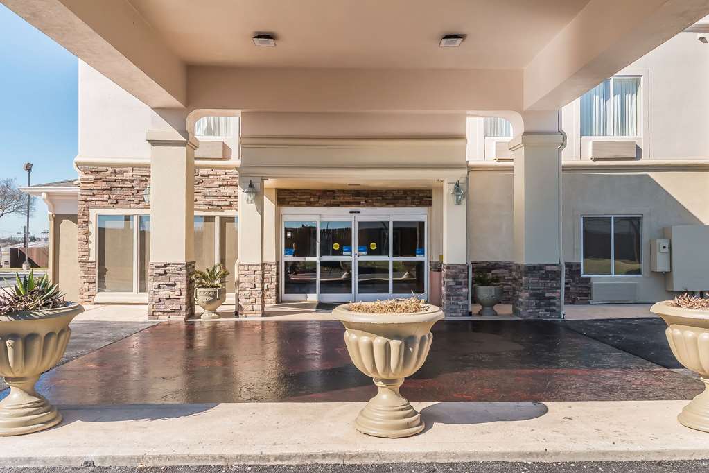 Comfort Inn near Frost Bank Center - photo 3
