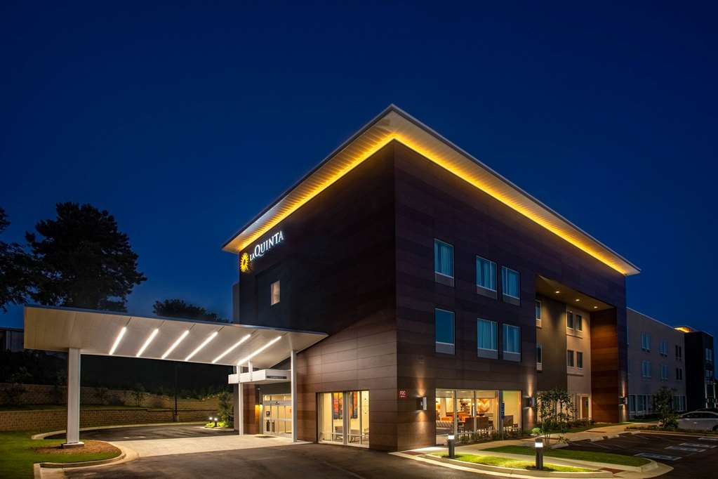 La Quinta Inn & Suites by Wyndham Oxford - photo 4