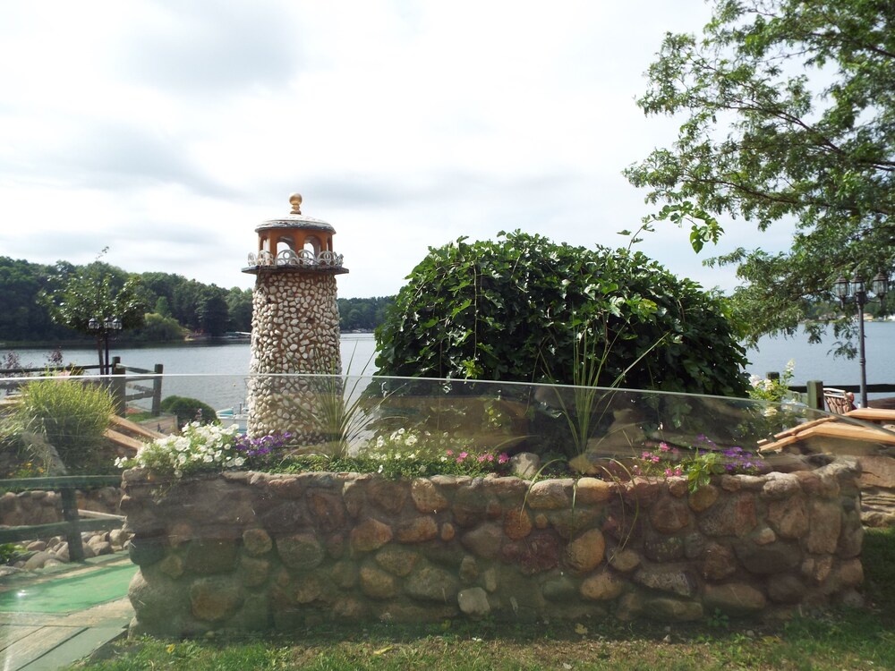 Crooked Lake Resort Cabin 4 - featured photo