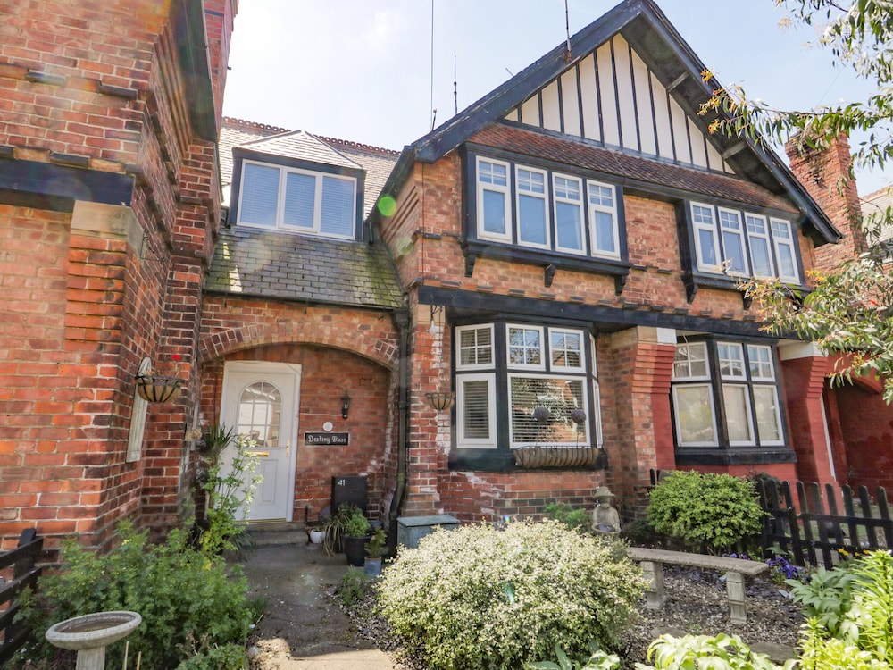 Destiny Rose in Whitby, United Kingdom