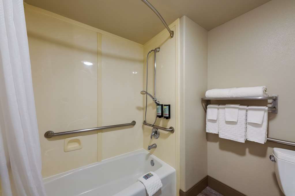 Best Western Inn & Suites Lemoore - photo 32