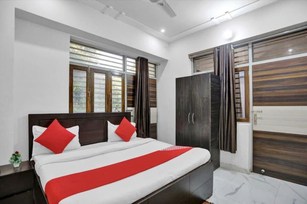 Krishna Laxmi bhavan palace - carbon neutral hotel in Vrindavan