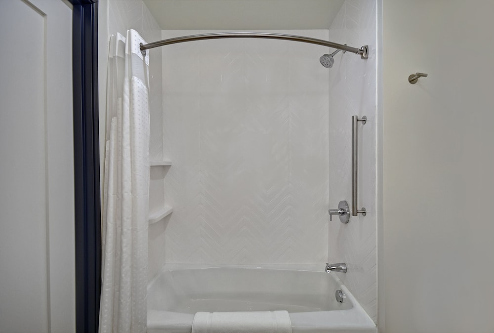Holiday Inn Grand Rapids North Walker by IHG - photo 14
