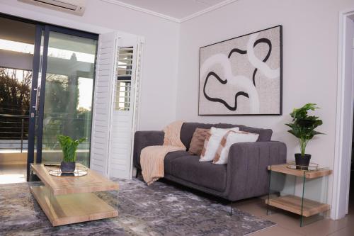 Modern Luxury Apartments Sandton — 4-Star Luxury Hotel in Johannesburg, South Africa