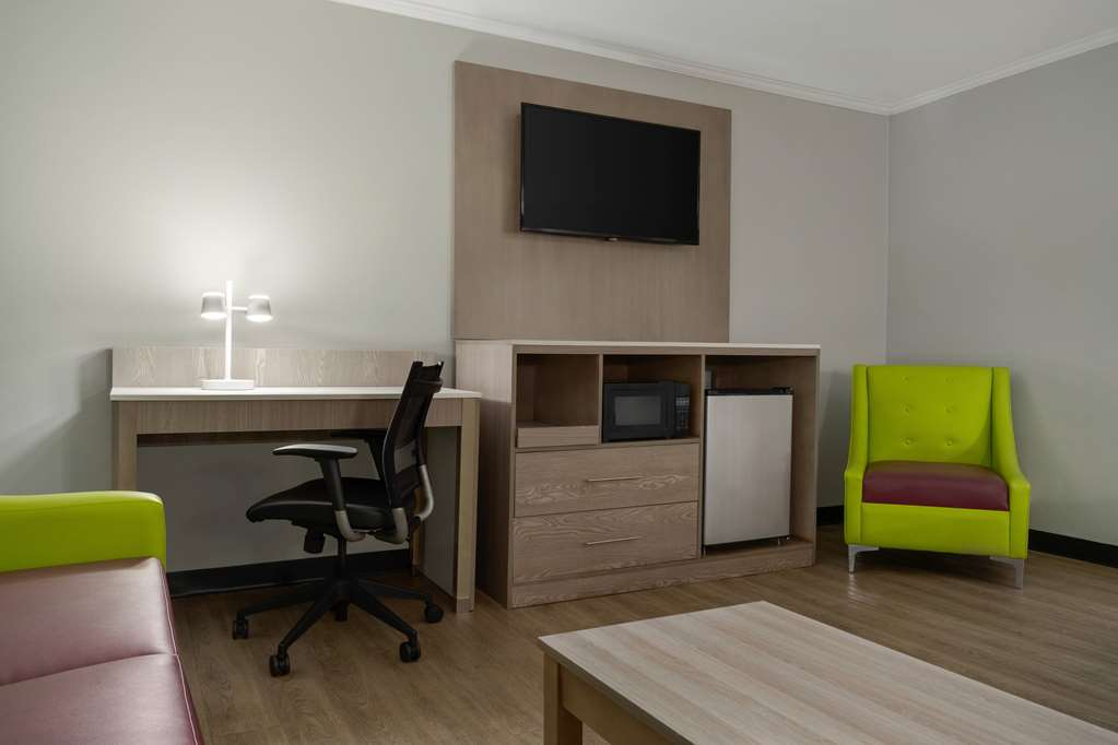La Quinta Inn by Wyndham Birmingham Inverness - photo 11