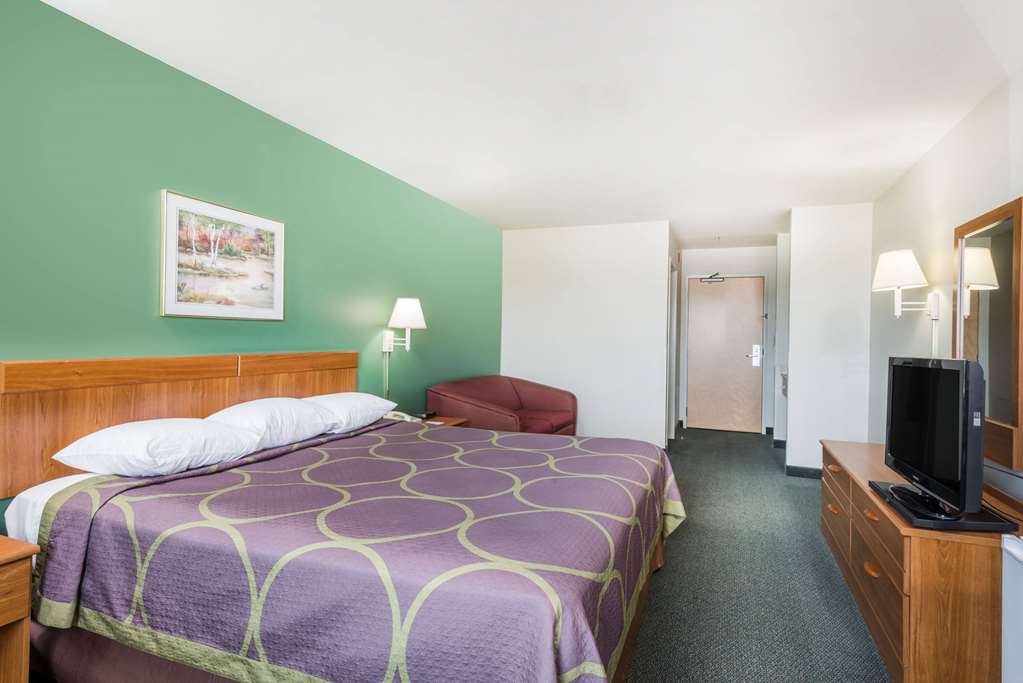 Super 8 by Wyndham Hagerstown Halfway Area - photo 12