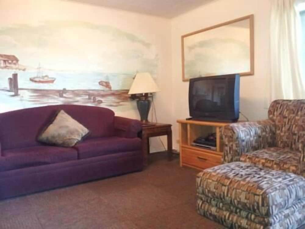Ocean Avenue Inn - photo 20