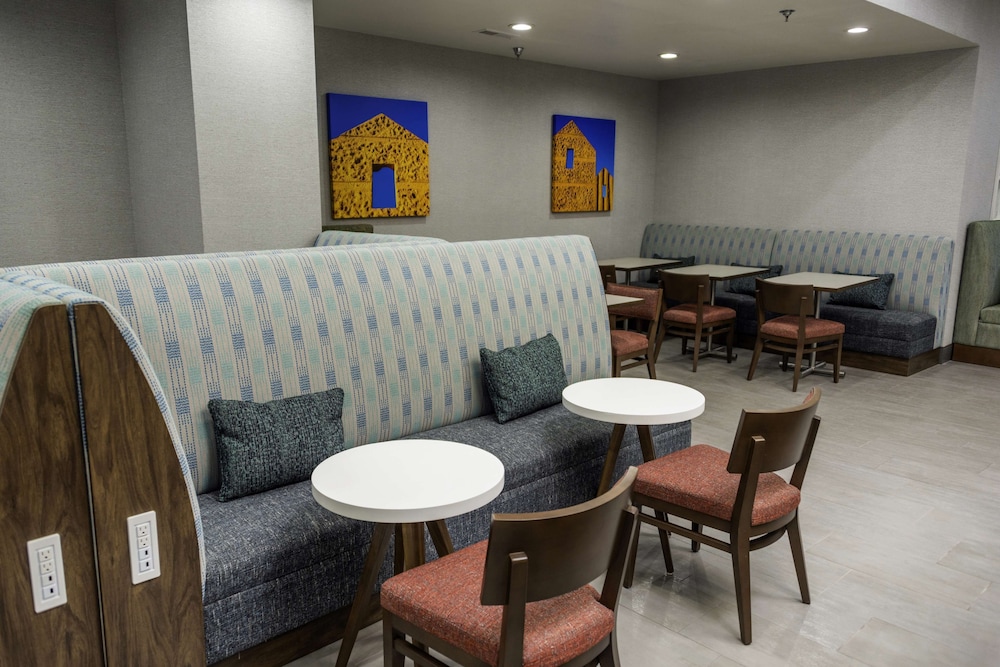 Hampton Inn Kinston - photo 34