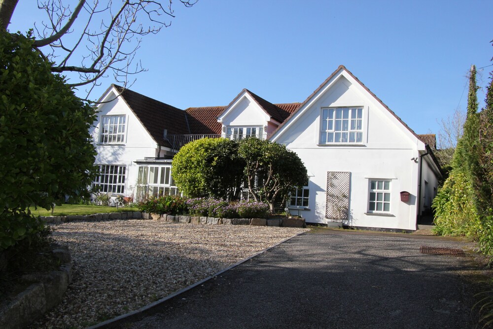 Falmouth Bay Holiday Apartments — 4-Star Luxury Hotel in Falmouth, United Kingdom