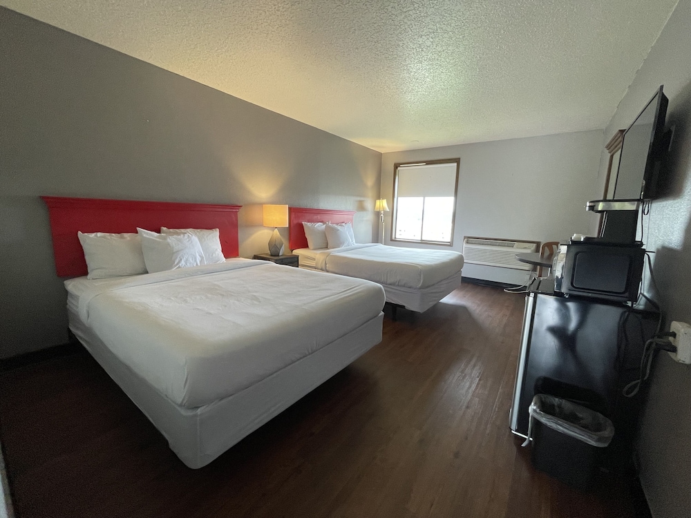 Sunnyside Inn & Suites - photo 40