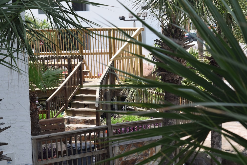 Days Inn by Wyndham Panama City Beach Beachfront Resort - photo 75