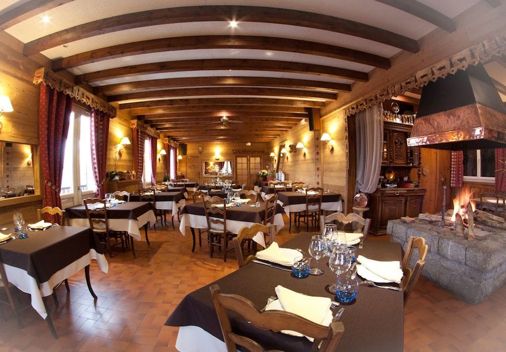 Le Sapin Fleuri in Bagneres-De-Luchon, France