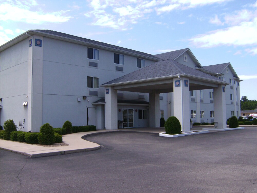 Astoria Inn - photo 10