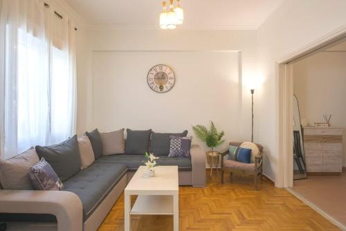 Spacious Sunny Apartment — 4-Star Luxury Hotel in Athens, Greece
