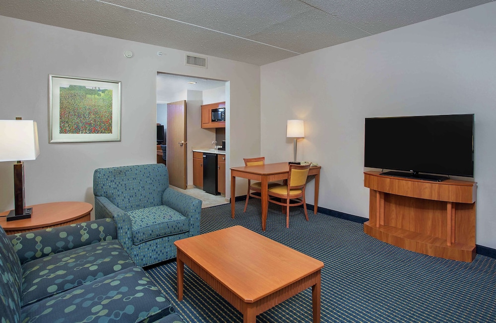 Embassy Suites by Hilton Lexington UK Coldstream - photo 29