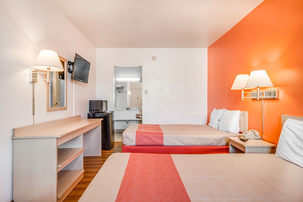 Motel 6 Van Horn TX - photo 11
