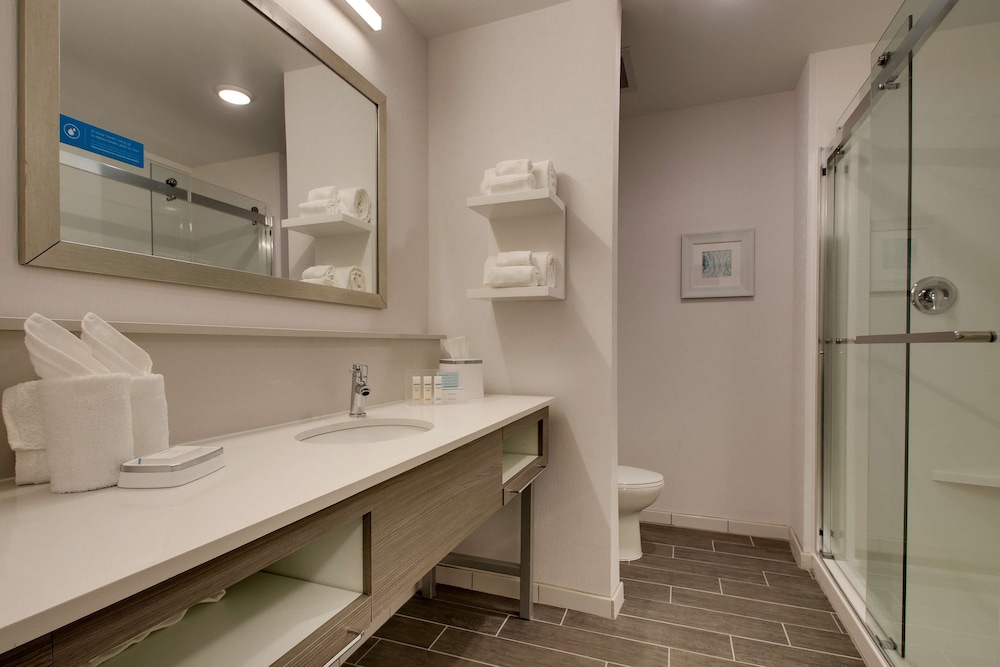 Hampton Inn & Suites Knightdale Raleigh - photo 49
