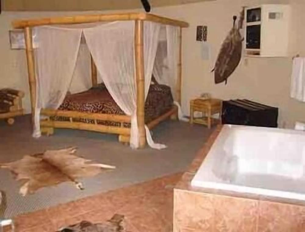 Wildwood Inn Tropical Dome & Theme Suites - photo 42