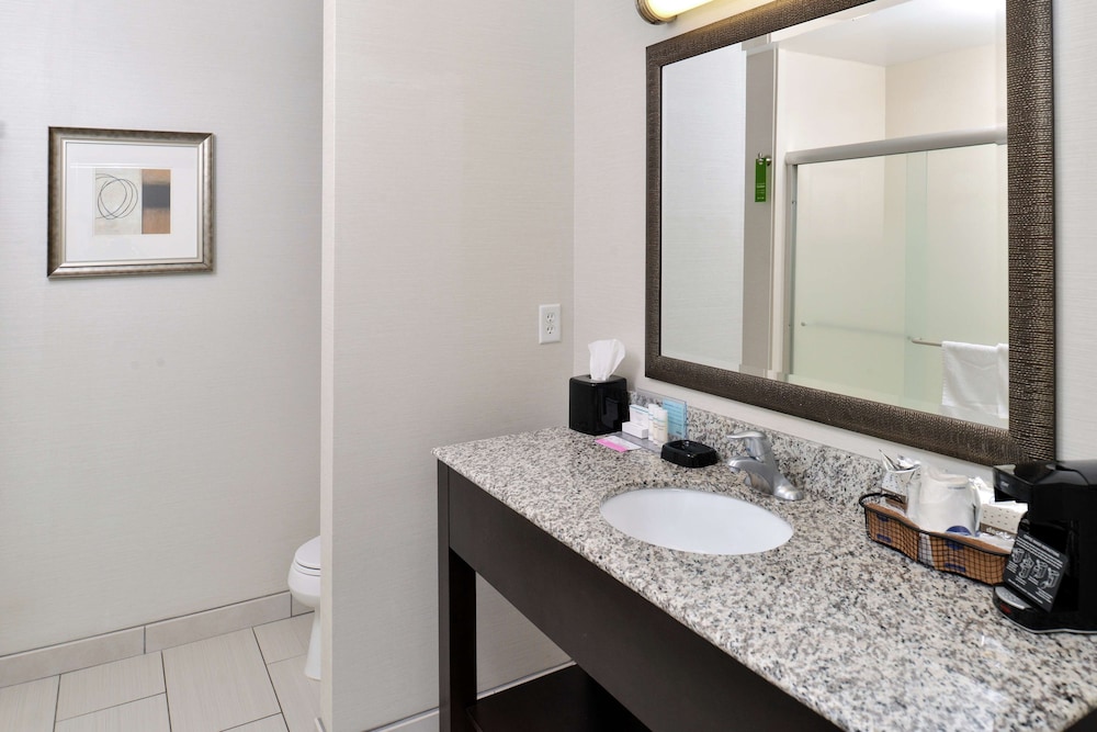 Hampton Inn Middletown - photo 37