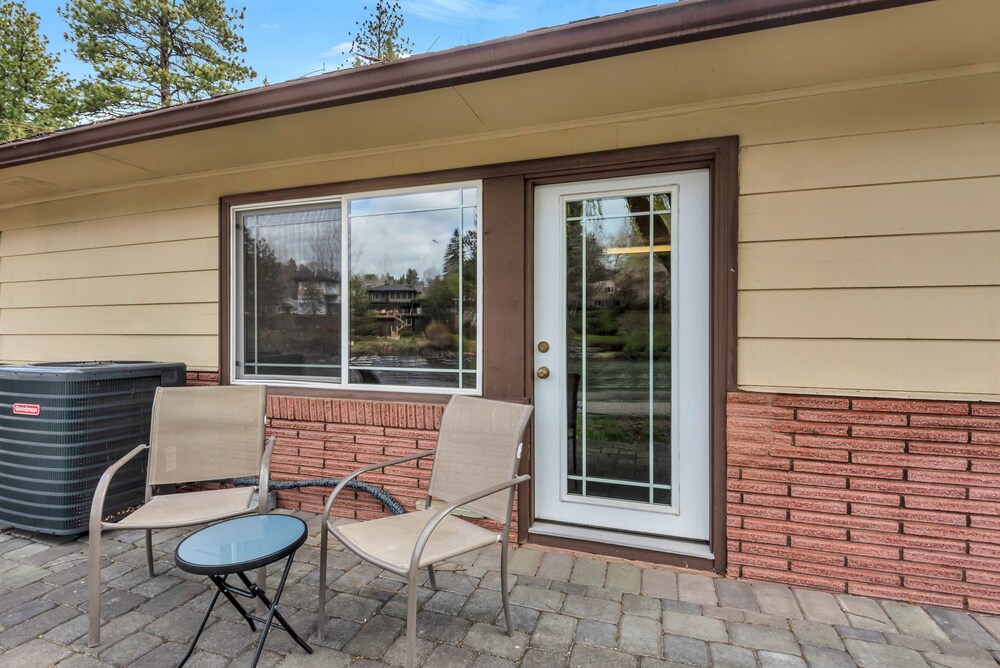 Bend Riverside Inn & Suites - photo 271