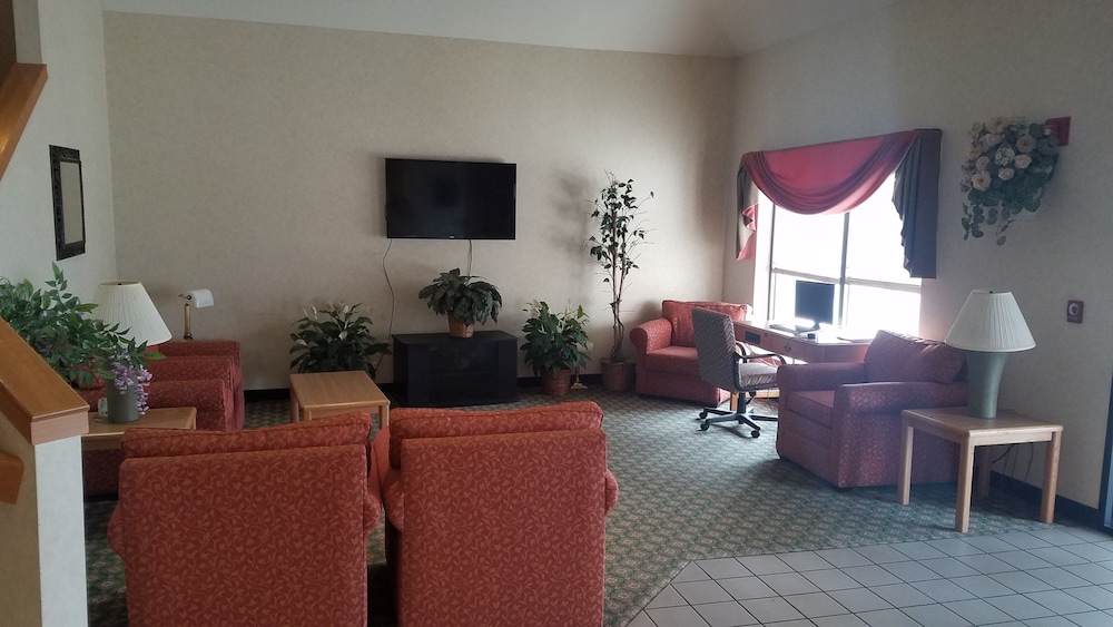 Syracuse Inn & Suites - photo 4