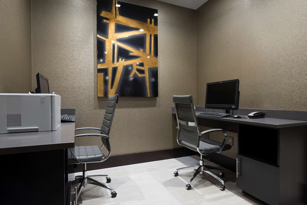 Hampton Inn & Suites Bridgewater - photo 44