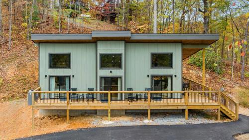 Spring Break 25 Send Inquiry for Special Rates — 4-Star Luxury Hotel in Sevierville, United States