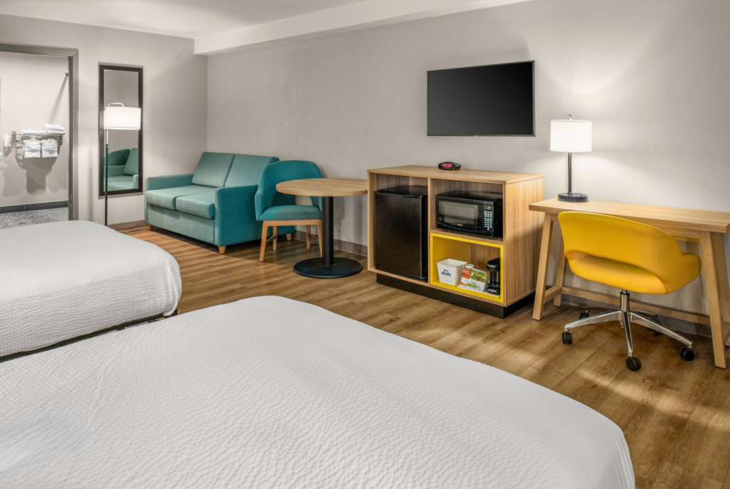 Days Inn & Suites by Wyndham Artesia - photo 26