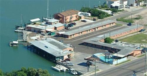 White Sands - carbon neutral hotel in Port Isabel
