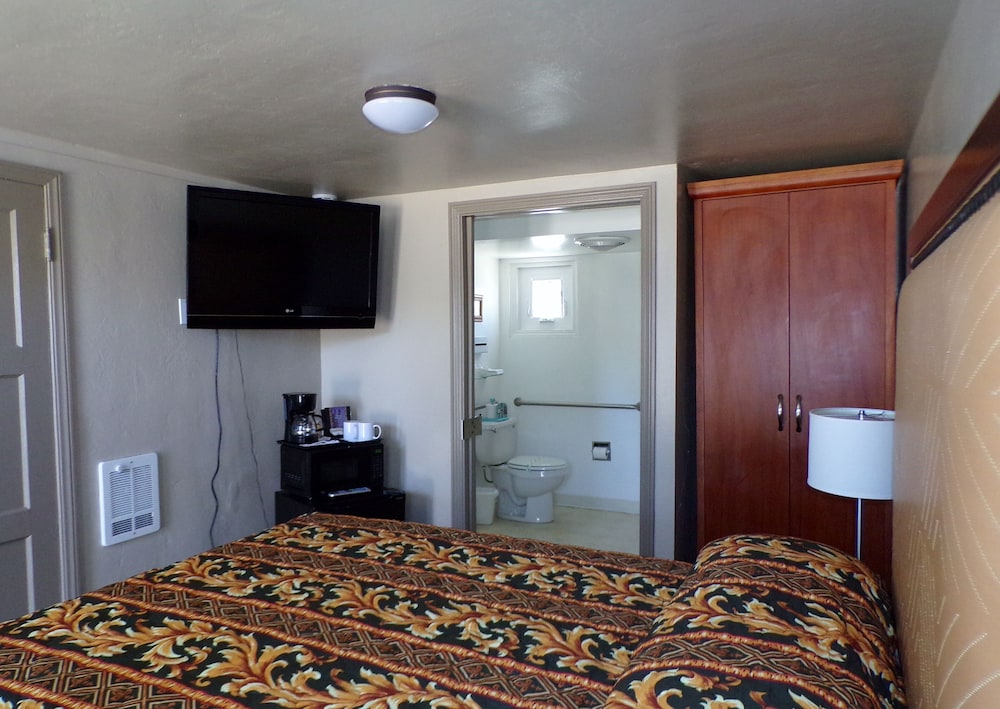 Cypress Tree Motel - photo 7