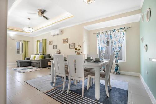 Jamaica Reggae Villa — 4-Star Luxury Hotel in Lucea, Jamaica