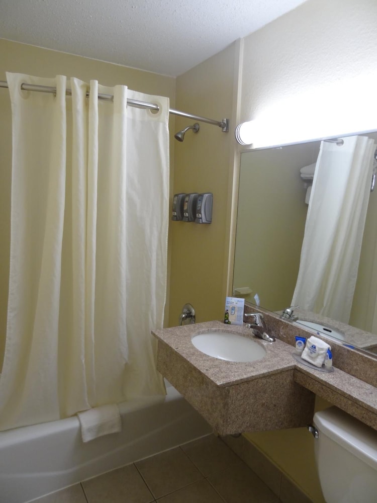 Red Carpet Inn Newark Irvington NJ - photo 24