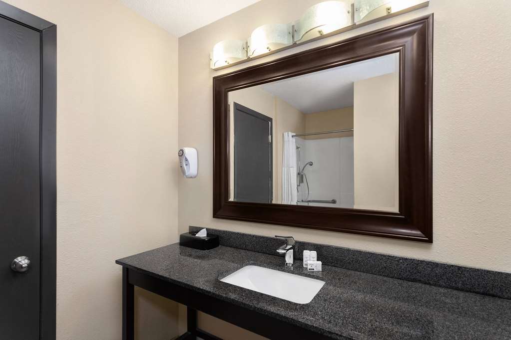 Super 8 by Wyndham Copley Akron - photo 3