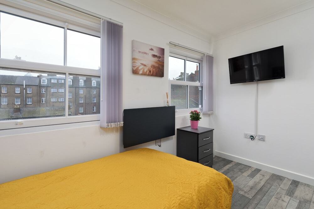 2 Bed Flat Sleeps 4 Wifi