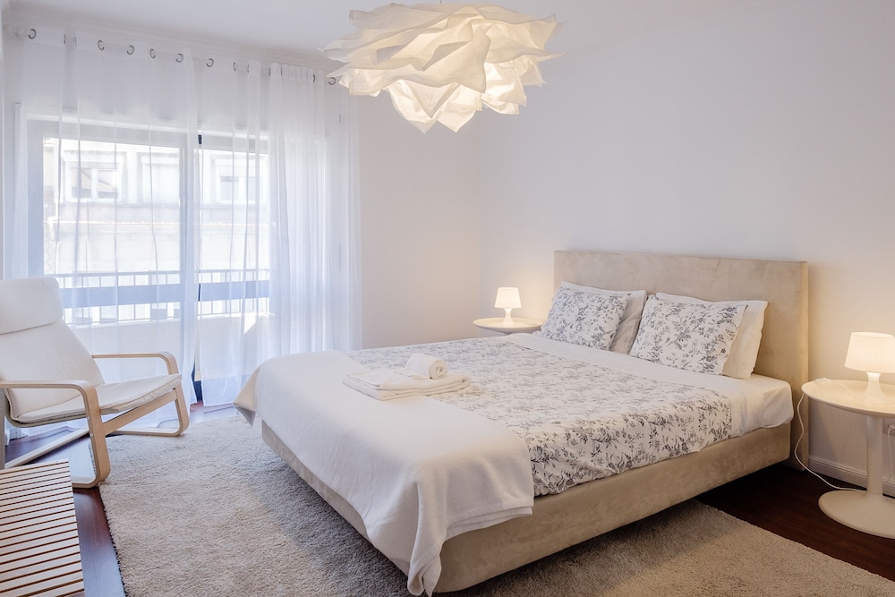Music House 3 bedroom Apt w garage — 4-Star Luxury Hotel in Porto, Portugal