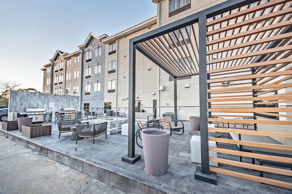 Staybridge Suites Cedar Rapids North by IHG - photo 28