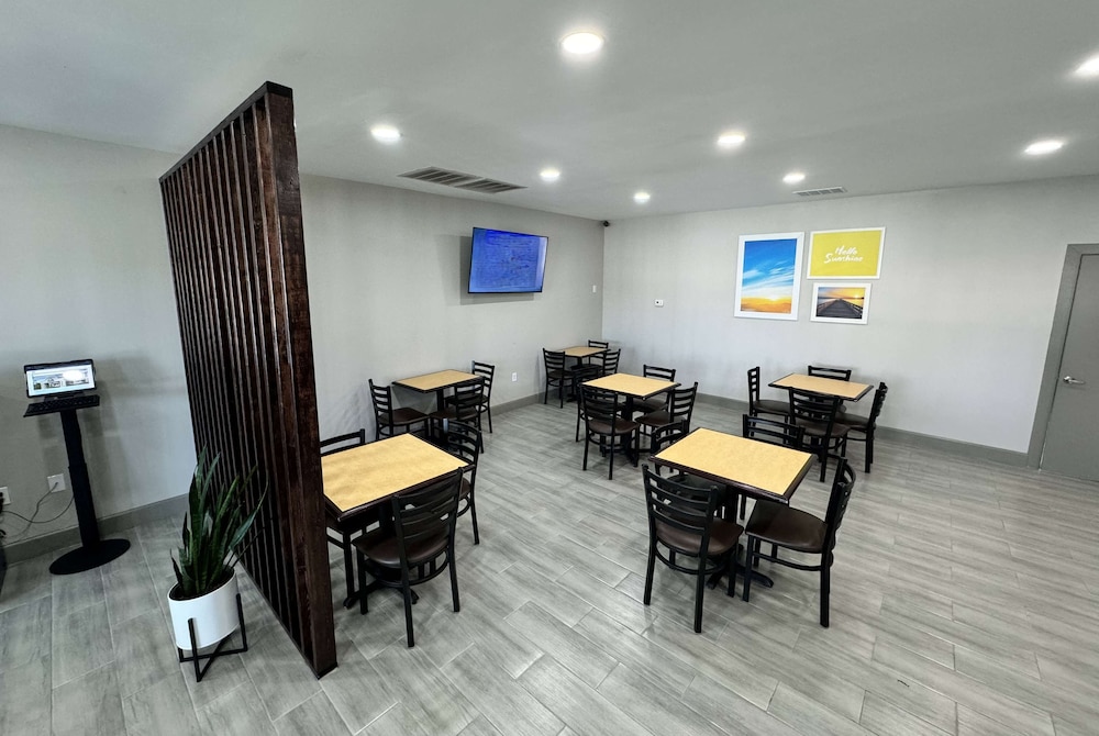 Days Inn by Wyndham Emporia - photo 3