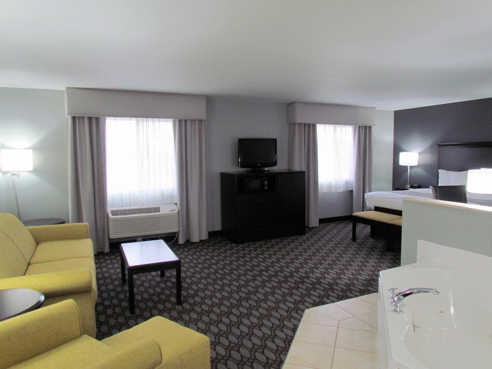Oak Hill Inn & Suites - photo 39