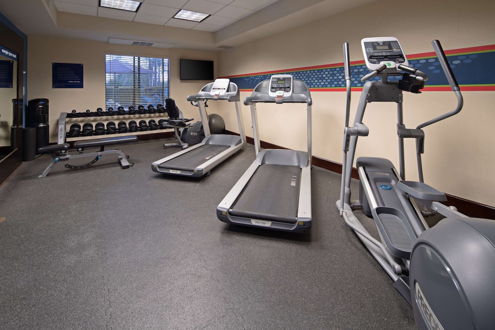 Hampton Inn Visalia - photo 21