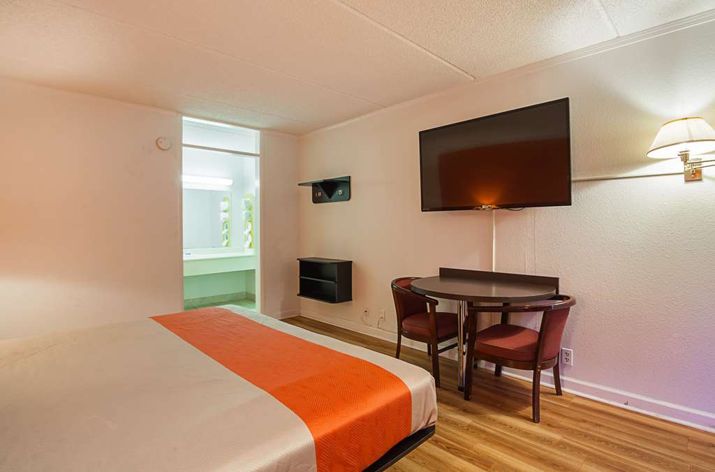 Motel 6 Tifton GA - photo 13