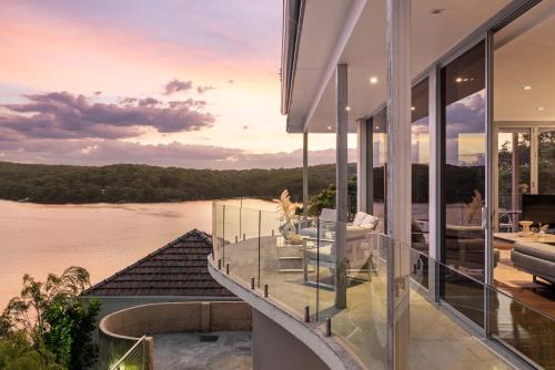 Waterfront Studio Room for Four Breathtaking Coastal Escape at Caringbah South — hotel in Lilli Pilli