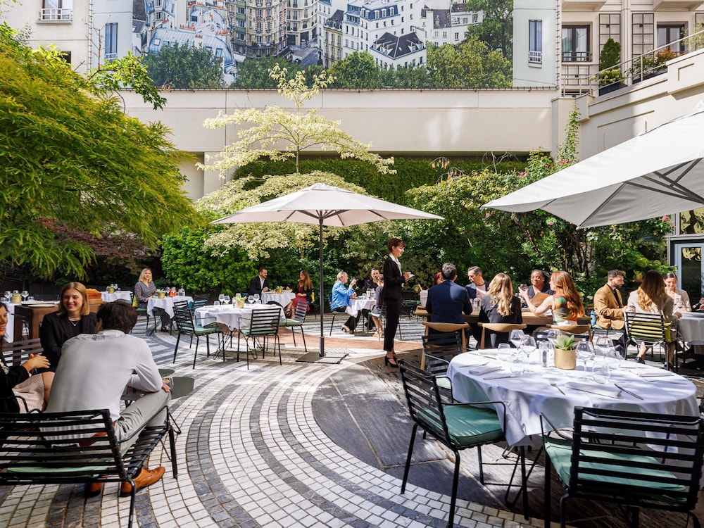 מזון ומשקאות