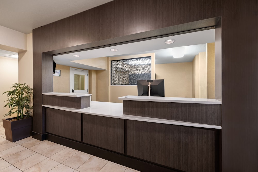 Candlewood Suites Bismarck an IHG Hotel - photo 2