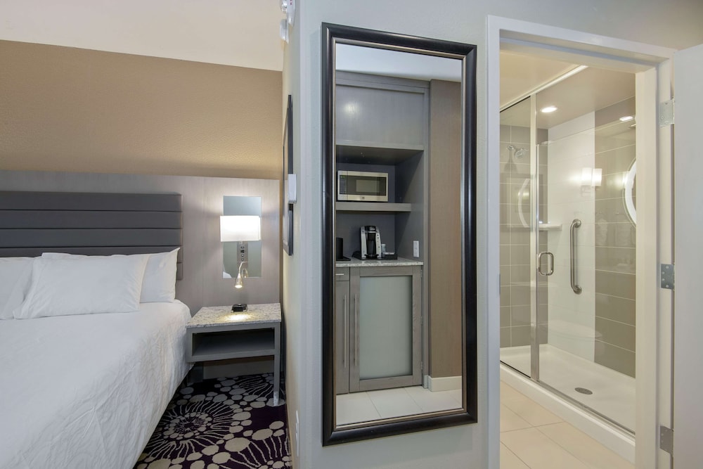 Hilton Garden Inn Raleigh Crabtree Valley - photo 13