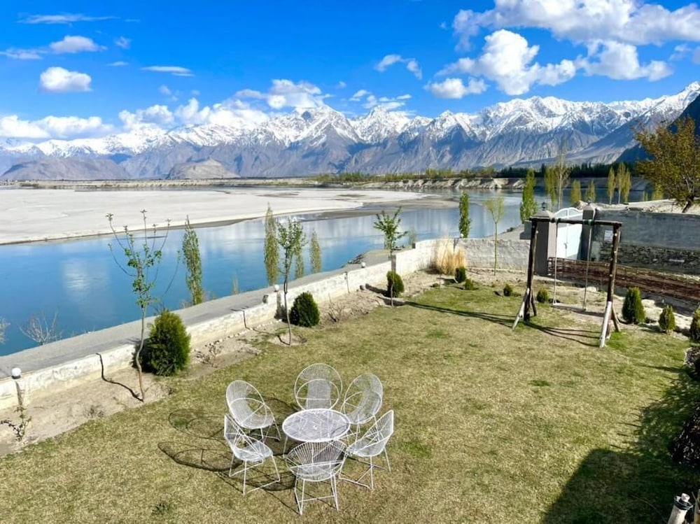 Indus View Hotel - carbon neutral hotel in Skardu