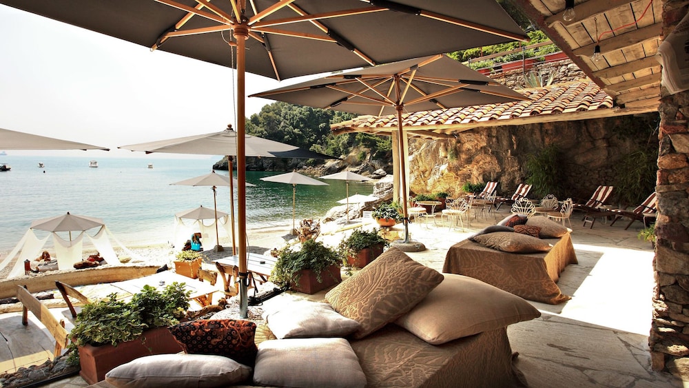 Eco Del Mare Night And Day Beach Club — Lerici