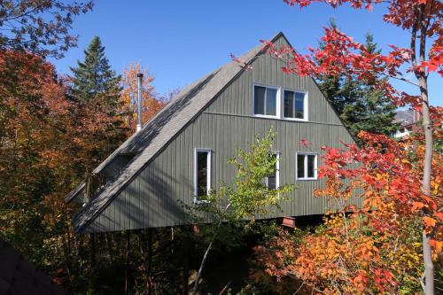 Chalet familial du Plateau — 4-Star Luxury Hotel in Beaupre, Canada