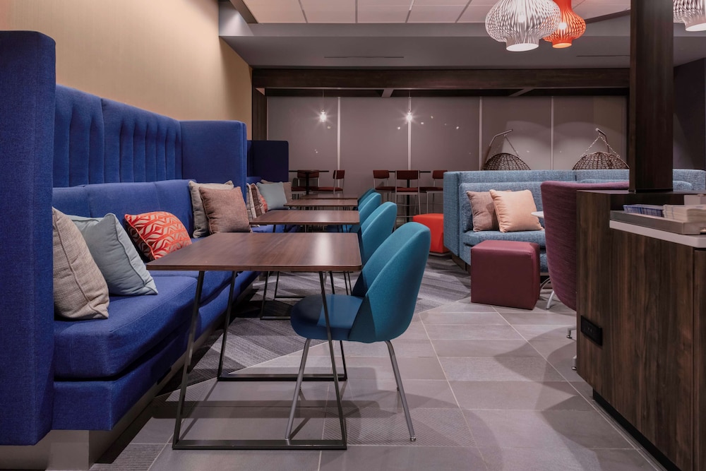 TRU by Hilton Lynchburg - photo 3