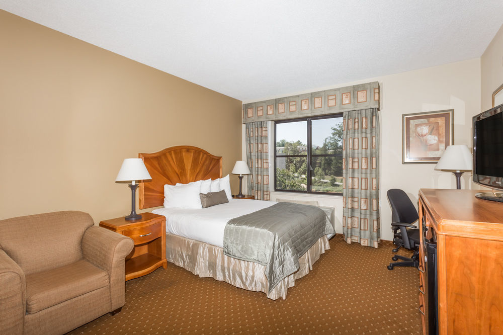 Howard Johnson Inn Asheville Biltmore - photo 18